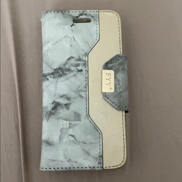 iPhone 7 case - Picture 1 of 3